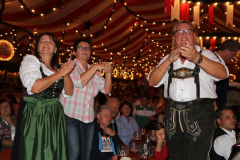 volksfeststimmung_mit_den_isartaler_hexen_20130919_1404631998