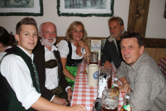 volksfeststimmung_mit_den_isartaler_hexen_20130919_1535457313