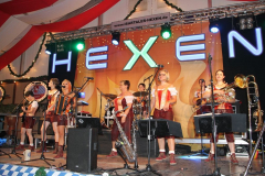 volksfeststimmung_mit_den_isartaler_hexen_20130919_1609843489