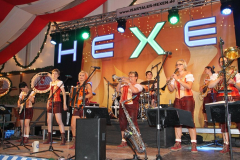 volksfeststimmung_mit_den_isartaler_hexen_20130919_1844255698