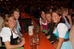 volksfeststimmung_mit_den_isartaler_hexen_20130919_1974747555