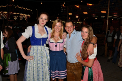 dirndl_und_burschen_versteigerung_in_der_b12-arena_100_20140919_1606305154