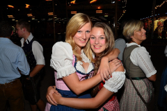 dirndl_und_burschen_versteigerung_in_der_b12-arena_103_20140919_1300782601