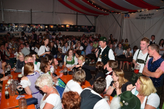 dirndl_und_burschen_versteigerung_in_der_b12-arena_131_20140919_1609991386
