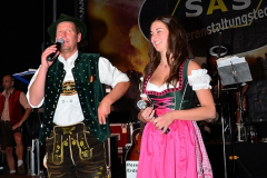 dirndl_und_burschen_versteigerung_in_der_b12-arena_134_20140919_1506292650