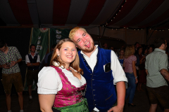 dirndl_und_burschen_versteigerung_in_der_b12-arena_139_20140919_1348831795