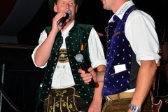 dirndl_und_burschen_versteigerung_in_der_b12-arena_140_20140919_1366054270