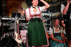 dirndl_und_burschen_versteigerung_in_der_b12-arena_166_20140919_2007781857