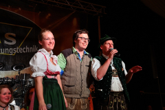dirndl_und_burschen_versteigerung_in_der_b12-arena_168_20140919_1905778585