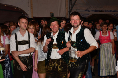 dirndl_und_burschen_versteigerung_in_der_b12-arena_174_20140919_1703071194