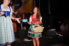 dirndl_und_burschen_versteigerung_in_der_b12-arena_208_20140919_1727831545