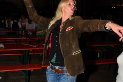 dirndl_und_burschen_versteigerung_in_der_b12-arena_240_20140919_1093361343