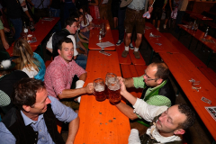dirndl_und_burschen_versteigerung_in_der_b12-arena_243_20140919_2061107243