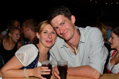 dirndl_und_burschen_versteigerung_in_der_b12-arena_271_20140919_1390707889