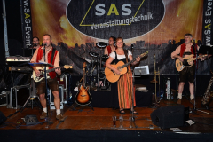 dirndl_und_burschen_versteigerung_in_der_b12-arena_277_20140919_1515945162