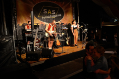 dirndl_und_burschen_versteigerung_in_der_b12-arena_279_20140919_1123889440