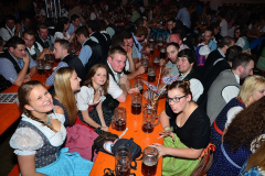 dirndl_und_burschen_versteigerung_in_der_b12-arena_29_20140919_2052874155