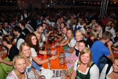 dirndl_und_burschen_versteigerung_in_der_b12-arena_30_20140919_1614292012