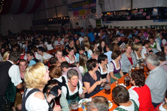 dirndl_und_burschen_versteigerung_in_der_b12-arena_33_20140919_1733761746