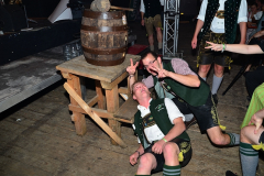 dirndl_und_burschen_versteigerung_in_der_b12-arena_38_20140919_1437423192