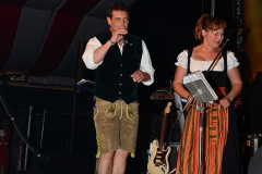 dirndl_und_burschen_versteigerung_in_der_b12-arena_40_20140919_1064071402