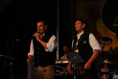 dirndl_und_burschen_versteigerung_in_der_b12-arena_44_20140919_1090661431