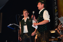 dirndl_und_burschen_versteigerung_in_der_b12-arena_51_20140919_1061786797