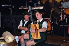 dirndl_und_burschen_versteigerung_in_der_b12-arena_55_20140919_1573199370