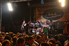 dirndl_und_burschen_versteigerung_in_der_b12-arena_96_20140919_1845593618