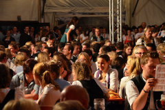 dl_und_burschen_versteigerung_in_der_b12-arena_180_20140919_2025898324