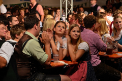 dl_und_burschen_versteigerung_in_der_b12-arena_190_20140919_1929406525