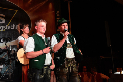 dl_und_burschen_versteigerung_in_der_b12-arena_197_20140919_1718873727