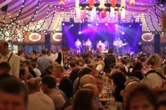 tag_zwei_holzschupfamusi_und_abends_die_dornenvoegel_27_20140914_2042486520
