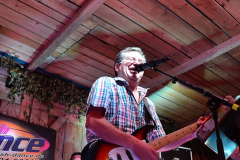 samstag_abend_in_der_wiesn-alm_mit_der_band_flashdance_20140921_1557316738