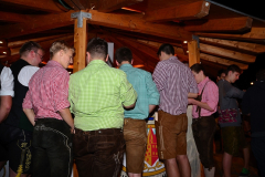 zeilingers_wiesn-alm_am_montag_abend_mit_der_band_austria_4_34_20140916_1698825454