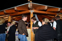 zeilingers_wiesn-alm_am_montag_abend_mit_der_band_austria_4_35_20140916_1787777989