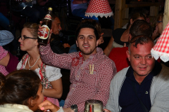 zeilingers_wiesn-alm_am_montag_abend_mit_der_band_austria_4_43_20140916_1361499122