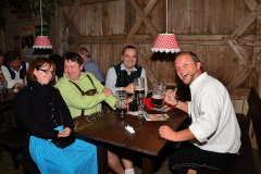 zeilingers_wiesn-alm_am_montag_abend_mit_der_band_austria_4_77_20140916_1028896539