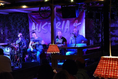 zeilingers_wiesn-alm_am_montag_abend_mit_der_band_austria_4_84_20140916_1354462932