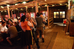zeilingers_wiesn-alm_am_montag_abend_mit_der_band_austria_4_86_20140916_1784337438