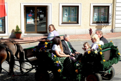 erntedank_gottestdienst_mit_auszug_zum_festplatz_175_20150915_1098041761