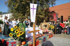 erntedank_gottestdienst_mit_auszug_zum_festplatz_84_20150915_2027690091